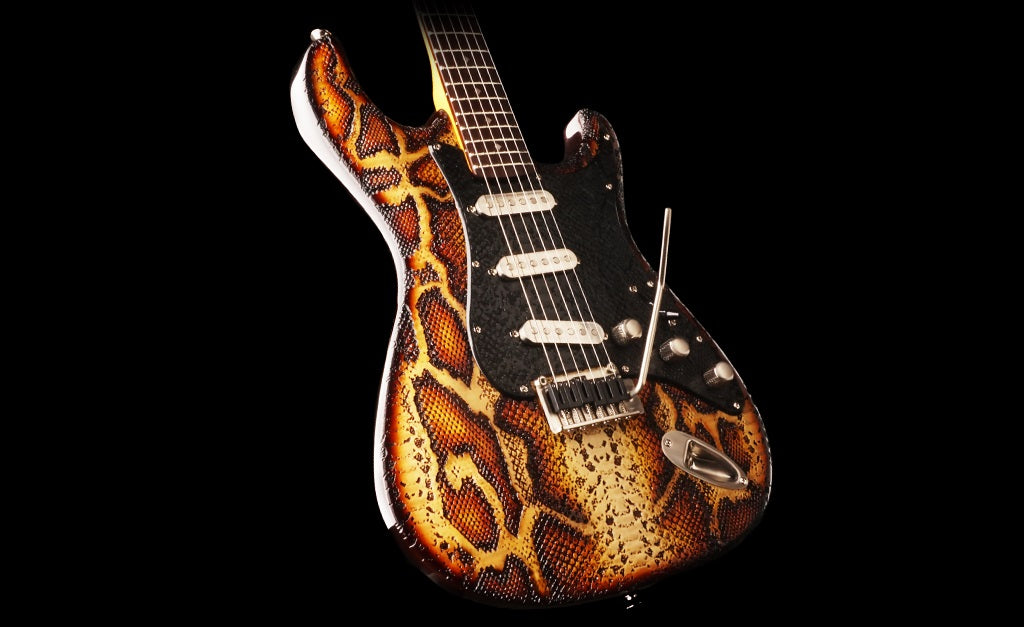 TAGLIARE ENGRAVED SNAKESKIN DZPL